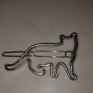 Kitty hair clip
